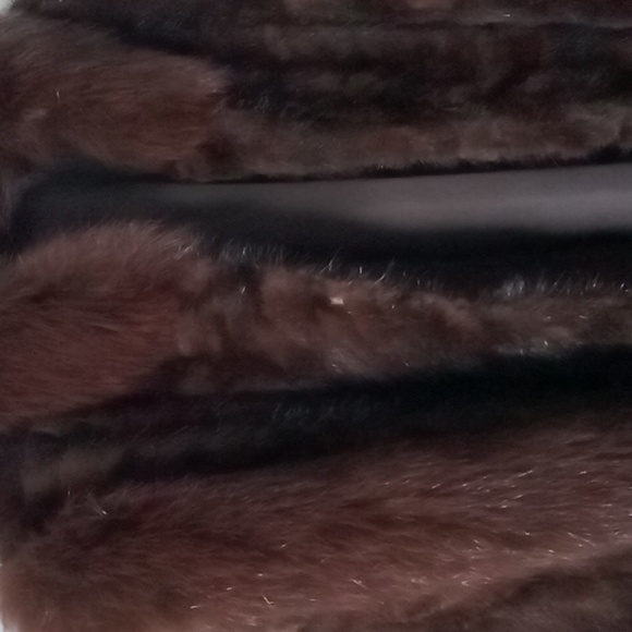 Mink/ Fox Short Jacket Size M/L - Picture 3 of 16